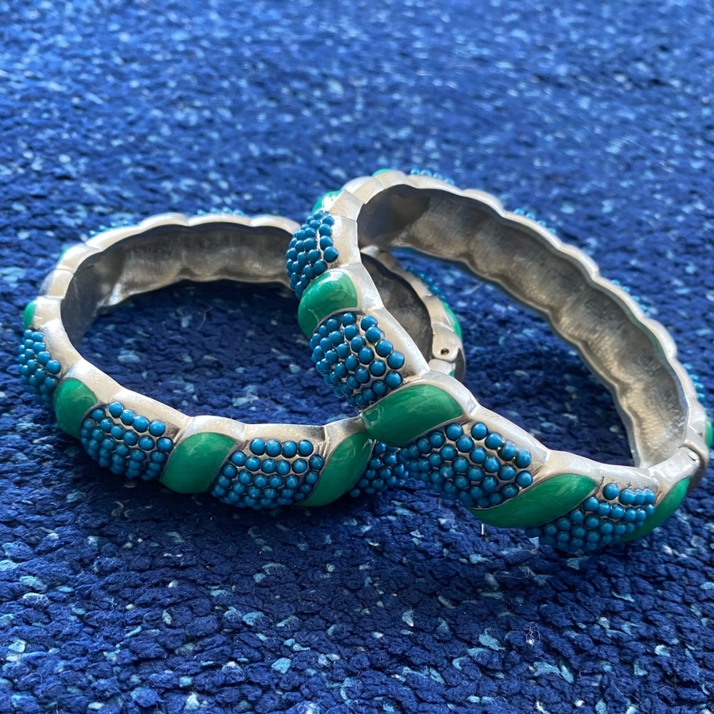 Set of two magnetic enamel bangles